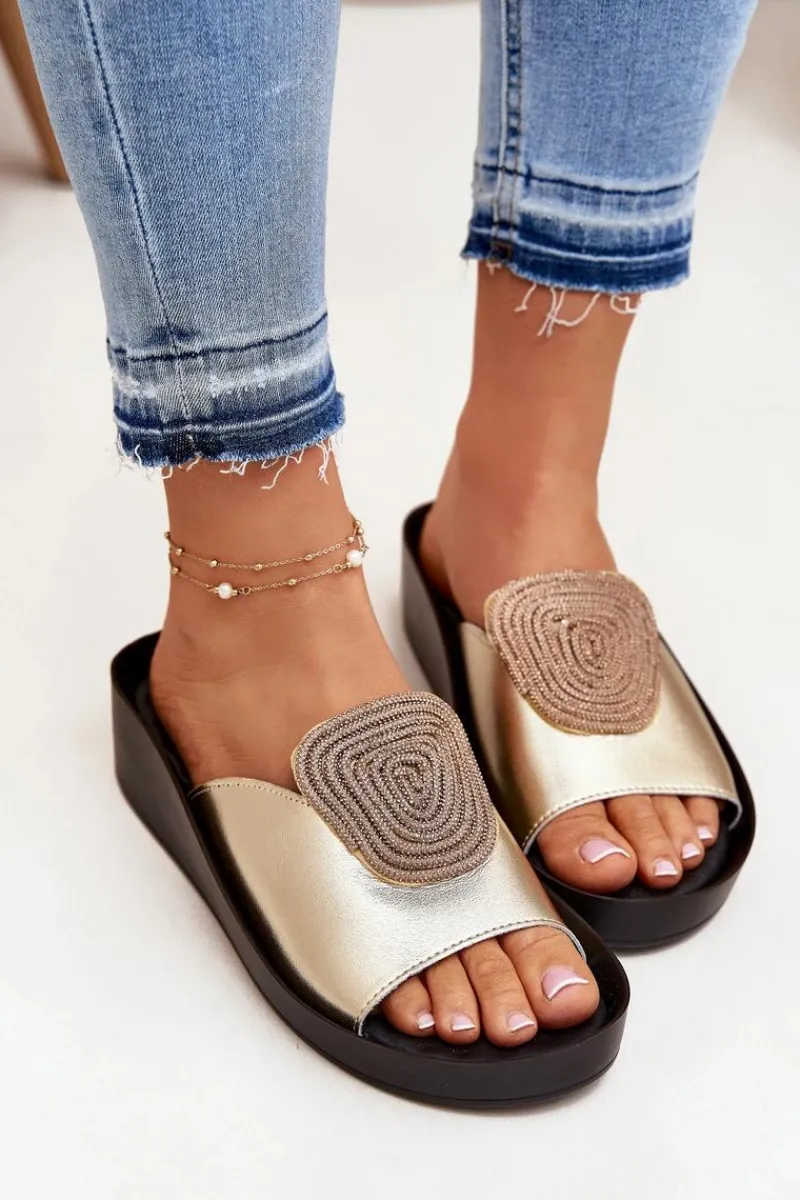 Online Damskie buty S.Barski Skórzane Damskie Klapki Z Ozdobą KV51-028 Złote Złoty