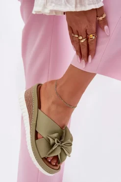 Klapki Na Koturnie|Klapki Damskie Klasyczne>Artiker Skórzane Klapki Damskie Na Koturnie Z Ozdobnym Kwiatem 52C0503 Zielone Zielony