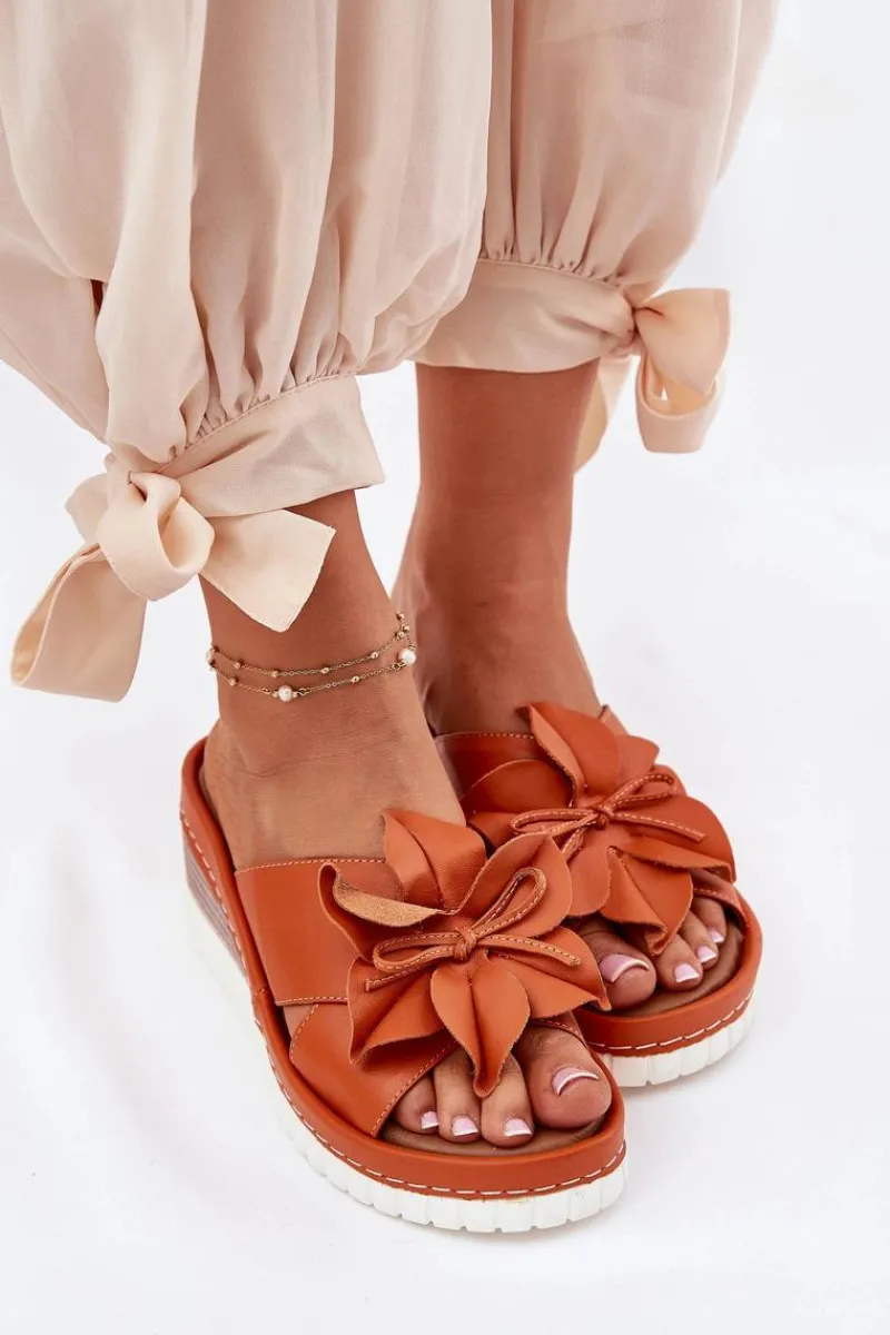 Artiker Skórzane Klapki Damskie Na Koturnie Z Ozdobnym Kwiatem 52C0505 Pomarańczowe Pomarańczowy