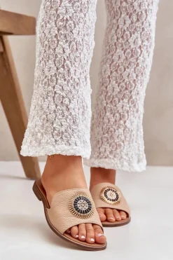 Discount Skórzane Klapki Z Ozdobą Na Płaskim Obcasie Lewski 3047/O Beżowe Damskie Klapki Damskie Klasyczne