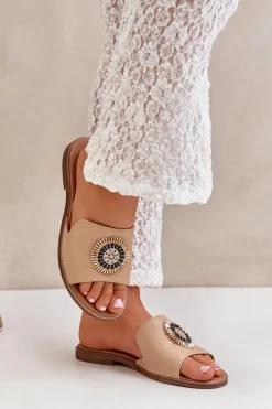 Discount Skórzane Klapki Z Ozdobą Na Płaskim Obcasie Lewski 3047/O Beżowe Damskie Klapki Damskie Klasyczne