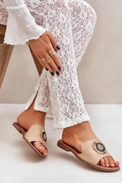 Discount Skórzane Klapki Z Ozdobą Na Płaskim Obcasie Lewski 3047/O Beżowe Damskie Klapki Damskie Klasyczne