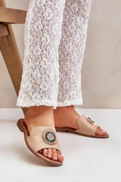 Discount Skórzane Klapki Z Ozdobą Na Płaskim Obcasie Lewski 3047/O Beżowe Damskie Klapki Damskie Klasyczne