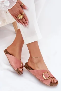 Klapki Damskie Klasyczne>Maciejka Skórzane Klapki Ze Złotą Klamrą 07000-15 Różowe Różowy