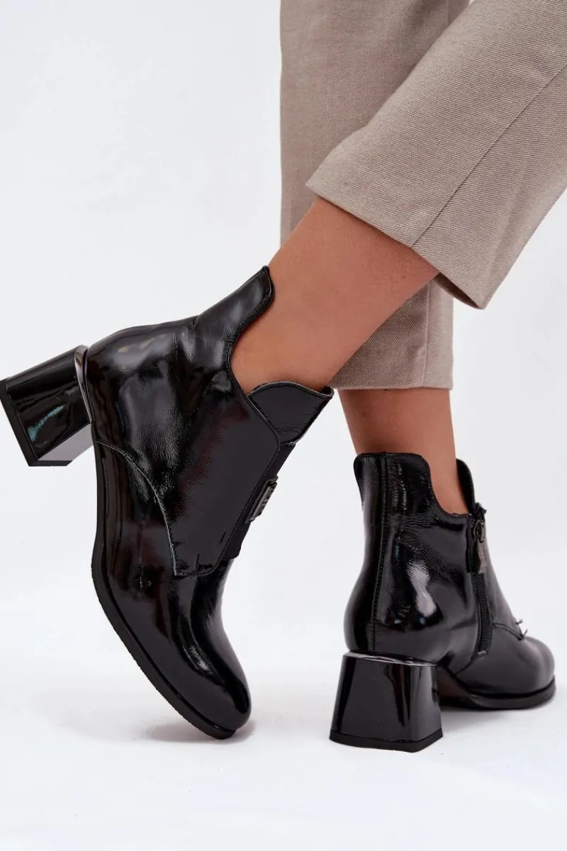 Hot Zazoo Skórzane Lakierowane Botki Na Klocku Z Ozdobnym Detalem Ocieplane 60560 Czarne Czarny