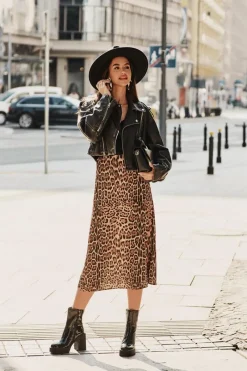 Sale Damskie buty S.Barski Skórzane Lakierowane Botki Damskie Na Masywnym Słupku Ocieplane D&A CR42-189 Czarne