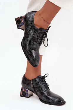 Półbuty Skórzane>Artiker Skórzane Lakierowane Półbuty Damskie Na Obcasie Z Kryształkami 57C0072 Szare Szary