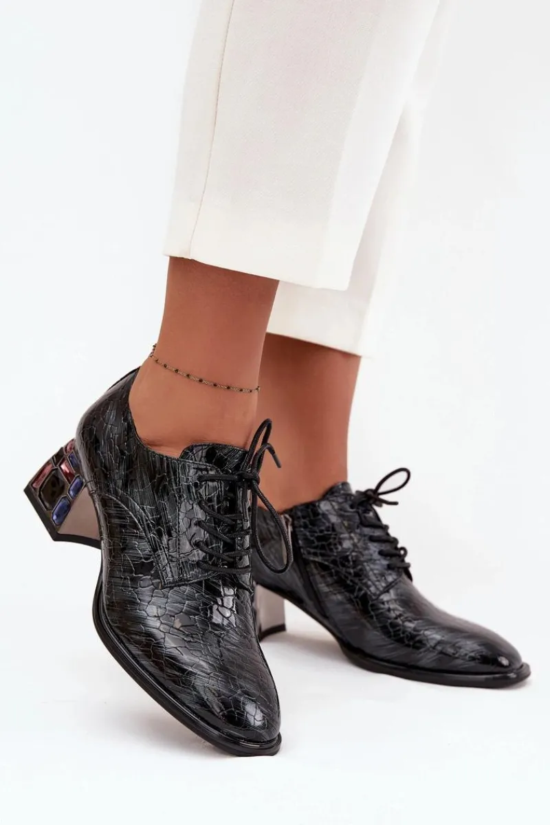 Półbuty Skórzane>Artiker Skórzane Lakierowane Półbuty Damskie Na Obcasie Z Kryształkami 57C0072 Szare Szary