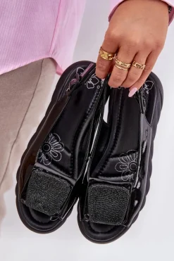 Artiker Skórzane Lakierowane Sandały Damskie Na Koturnie z Ozdobą 56C1564 Czarne Czarny