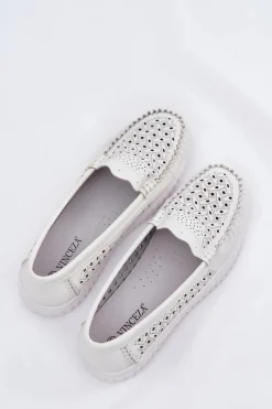 Outlet Buty damskie Vinceza Skórzane Mokasyny Damskie Z Ażurowym Wzorem Vinceza 88028 Białe Biały