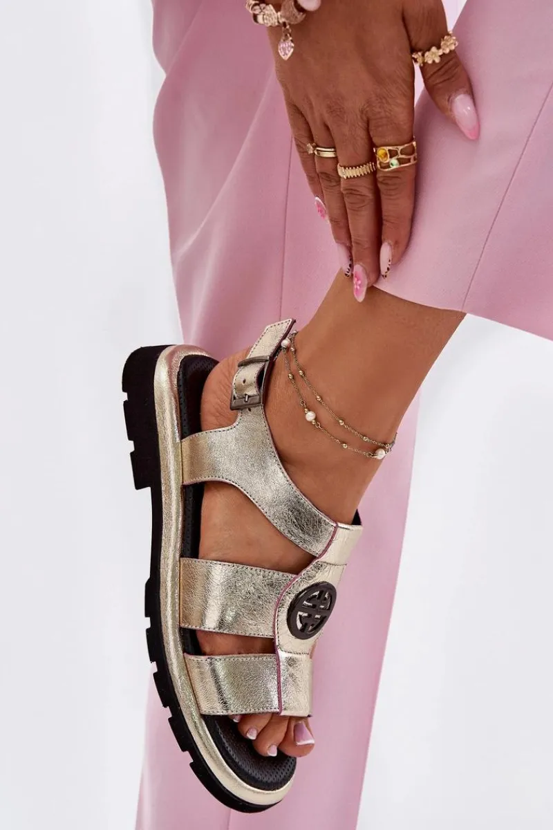Skórzane Sandały Damskie Lakierowane Z Ozdobnym Detalem 56C0689 Złote Damskie Sandały Płaskie