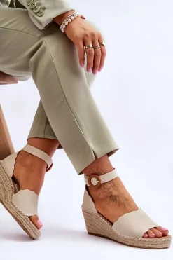 Sale Evento Skórzane Sandały Na Koturnie Comfort Shoe Beżowe Verola