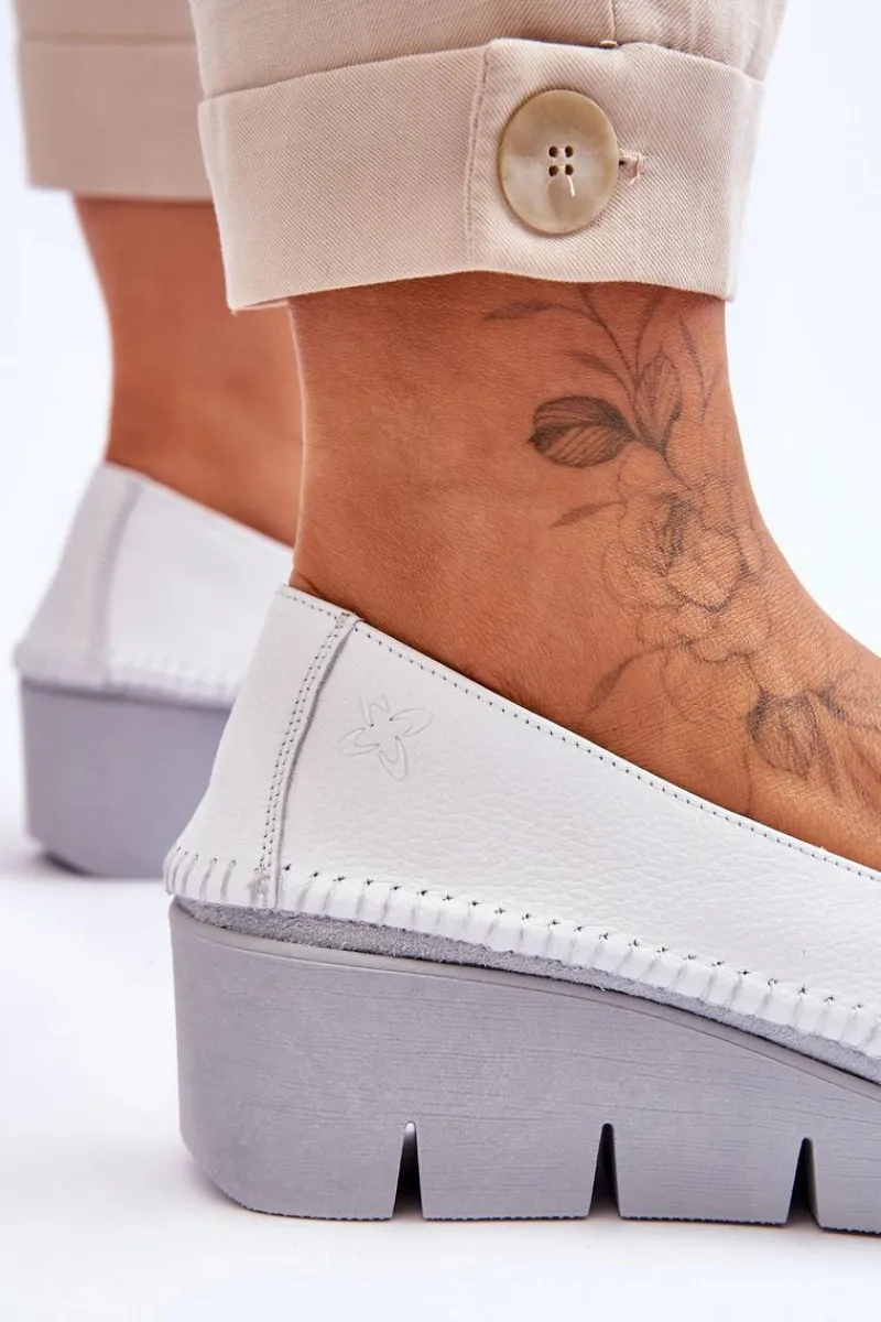 Trampki Damskie Slip-On|Trampki Damskie Niskie>Maciejka Skórzane Tenisówki Na Koturnie 5814A-11 Biało-Czarne