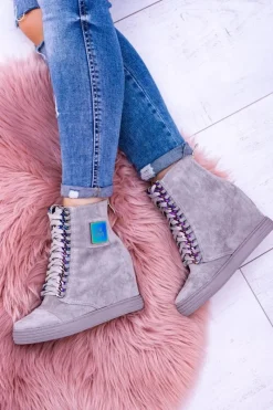 Outlet Sneakersy damskie Lu Boo Szare Zamszowe z Opalizującymi Łańcuchami Monica Damskie Sneakersy Damskie