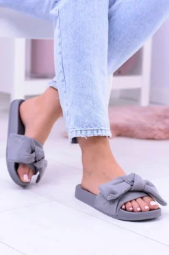 Discount Szare Damskie Zamszowe Klapki z Kokardą Merbolo Damskie Klapki Damskie Klasyczne