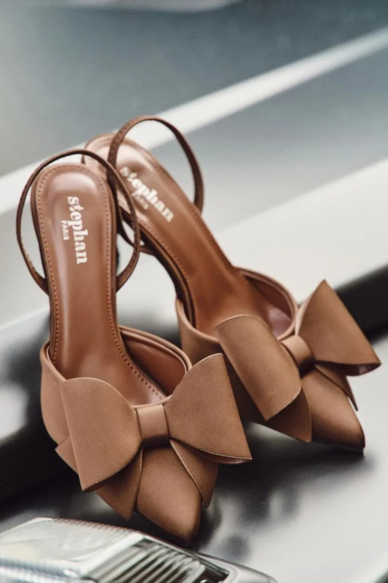 Czółenka Klasyczne>Boto Szpilki Z Odkrytymi Piętami I Kokardką Brązowe Eklevia