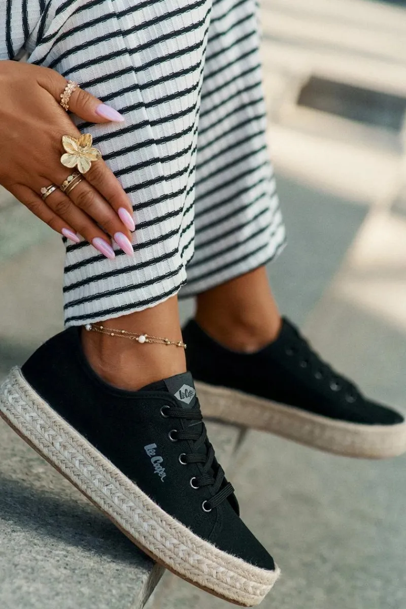 Outlet Trampki Damskie Z Plecionką LCW-25-44-3216 Czarne Damskie Trampki Damskie Niskie