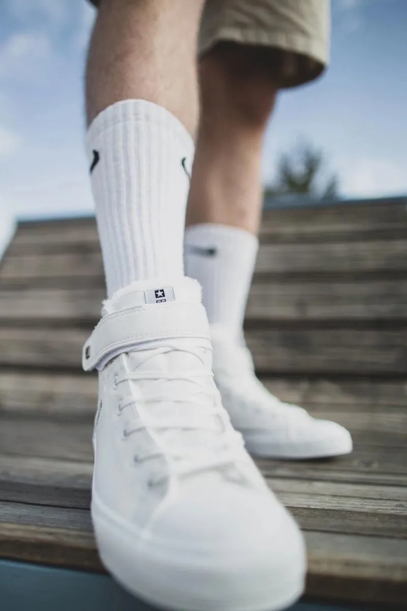 Outlet Big Star Shoes Trampki Męskie Big Star Ocieplane Białe Y174024FW Biały