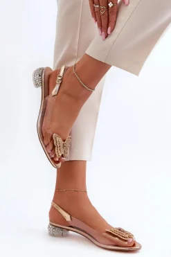 Sandały Na Obcasie></noscript>Damskie buty S.Barski Transparentne Sandały Na Niskim Obcasie Z Motylem Złote D&A MR38-388