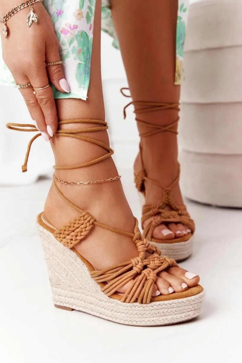 Discount Boto Wiązane Sandały Na Koturnie Z Plecionką Camel Run The World