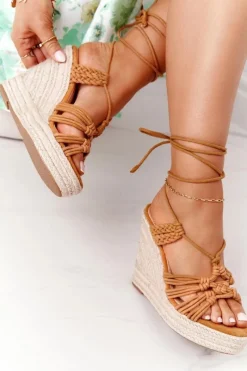 Discount Boto Wiązane Sandały Na Koturnie Z Plecionką Camel Run The World
