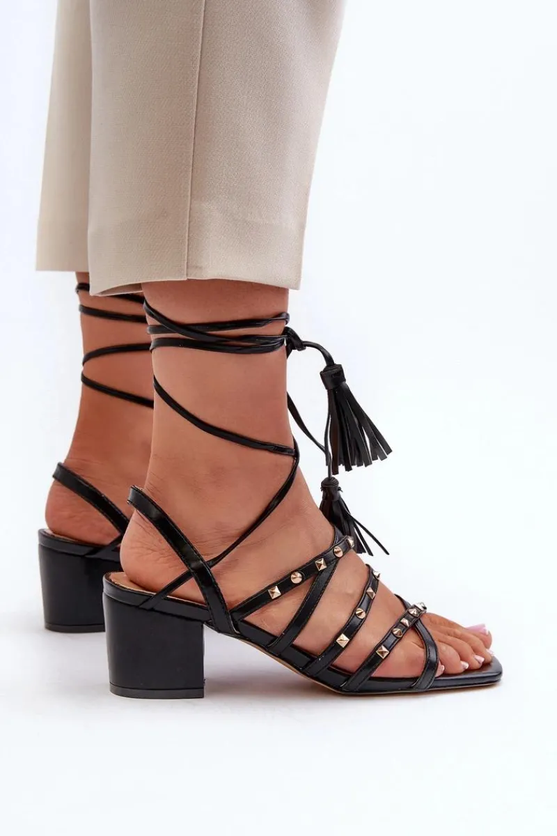 Sandały Na Obcasie>Evento Wiązane Sandały Na Niskim Obcasie Ozdobione Ćwiekami Czarne Chrisele Czarny