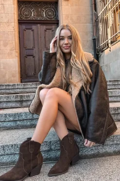 Boto Wsuwane Botki Kowbojki Damskie Z Naturalnego Zamszu Czekoladowe Beretta Brązowy