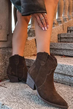 Boto Wsuwane Botki Kowbojki Damskie Z Naturalnego Zamszu Czekoladowe Beretta Brązowy