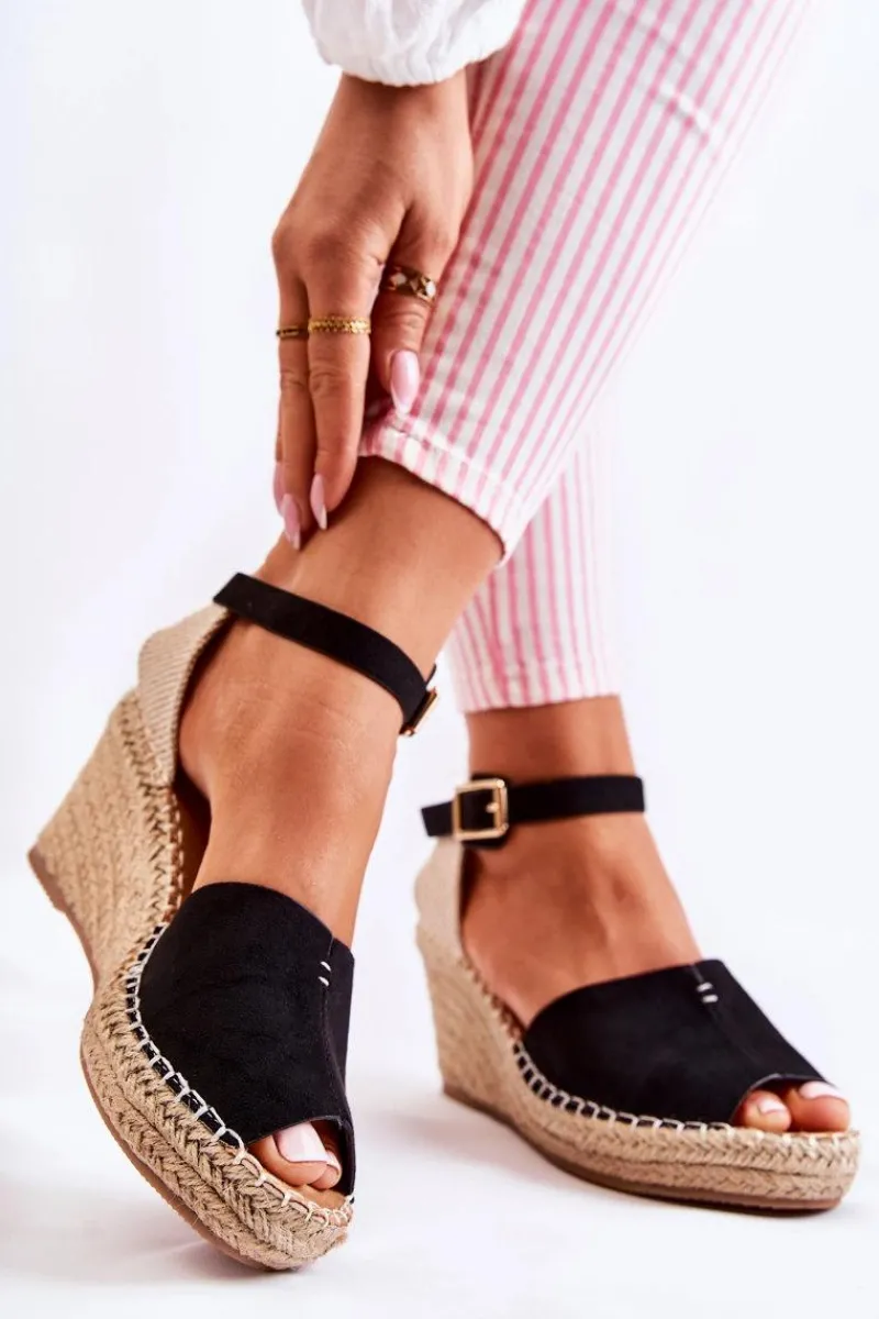 Discount Evento Wygodne Damskie Sandały Na Koturnie Czarne Dellia