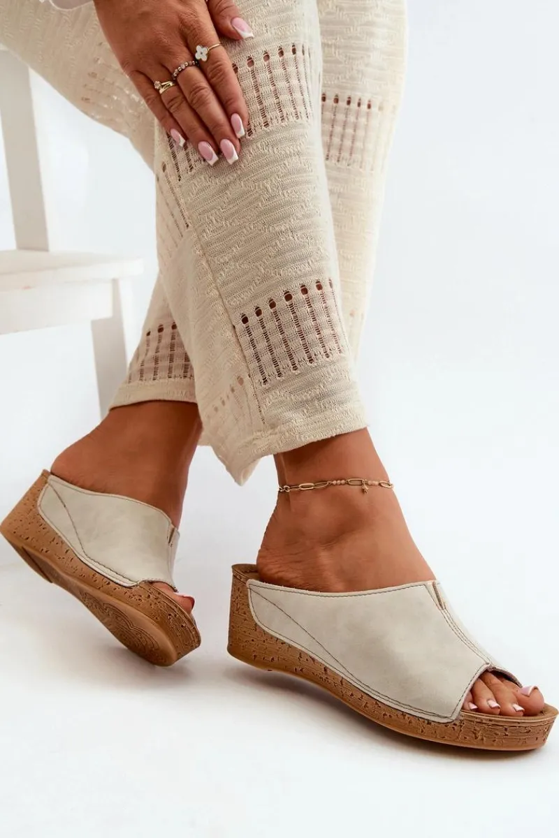 Wygodne Klapki Damskie Na Koturnie NG000002 Beżowe Damskie Klapki Na Koturnie|Klapki Na Obcasie