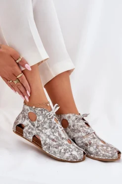 New Maciejka Wzorzyste Skórzane Botki 03426-46 Biało-Beżowe