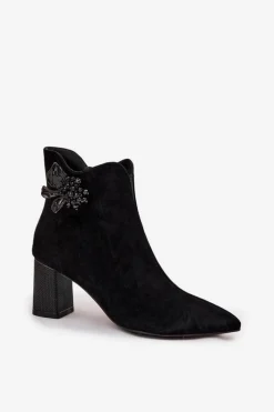 Botki Ocieplane|Botki Skórzane></noscript>D&A Zamszowe Botki Damskie Na Słupku Z Ozdobą CR52-686 Czarne