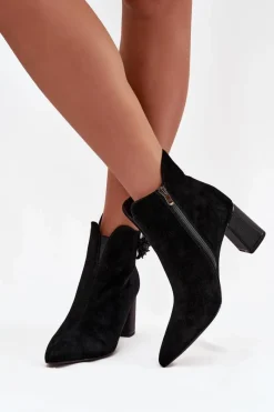 Botki Ocieplane|Botki Skórzane></noscript>D&A Zamszowe Botki Damskie Na Słupku Z Ozdobą CR52-686 Czarne