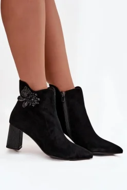 Botki Ocieplane|Botki Skórzane></noscript>D&A Zamszowe Botki Damskie Na Słupku Z Ozdobą CR52-686 Czarne