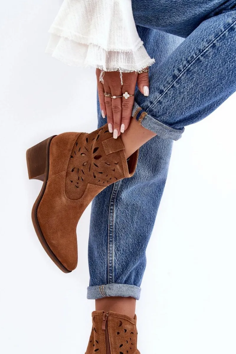 Outlet Zamszowe Botki Kowbojki Ażurowe D&A SN622-20 Camel Damskie Botki Wiosenne|Botki Skórzane