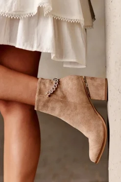 Best Boto Zamszowe Botki Na Obcasie Z Biżuteryjną Ozdobą Ciemnobeżowe Jadirel