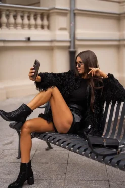 Botki Ocieplane|Botki Na Słupku>Damskie buty S.Barski Zamszowe Botki Na Słupku Z Ozdobnym Tłoczeniem D&A CR42-192 Czarne