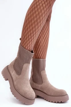 Discount Boto Zamszowe Botki Ze Skarpetą Na Platformie I Płaskim Obcasie Ciemnobeżowe Rewam