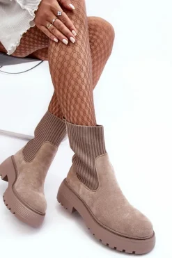 Discount Boto Zamszowe Botki Ze Skarpetą Na Platformie I Płaskim Obcasie Ciemnobeżowe Rewam
