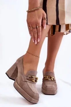 Discount Zamszowe Czółenka Z Ozdobnym Łańcuchem 2444 Jasnobrązowe Damskie Czółenka Klasyczne