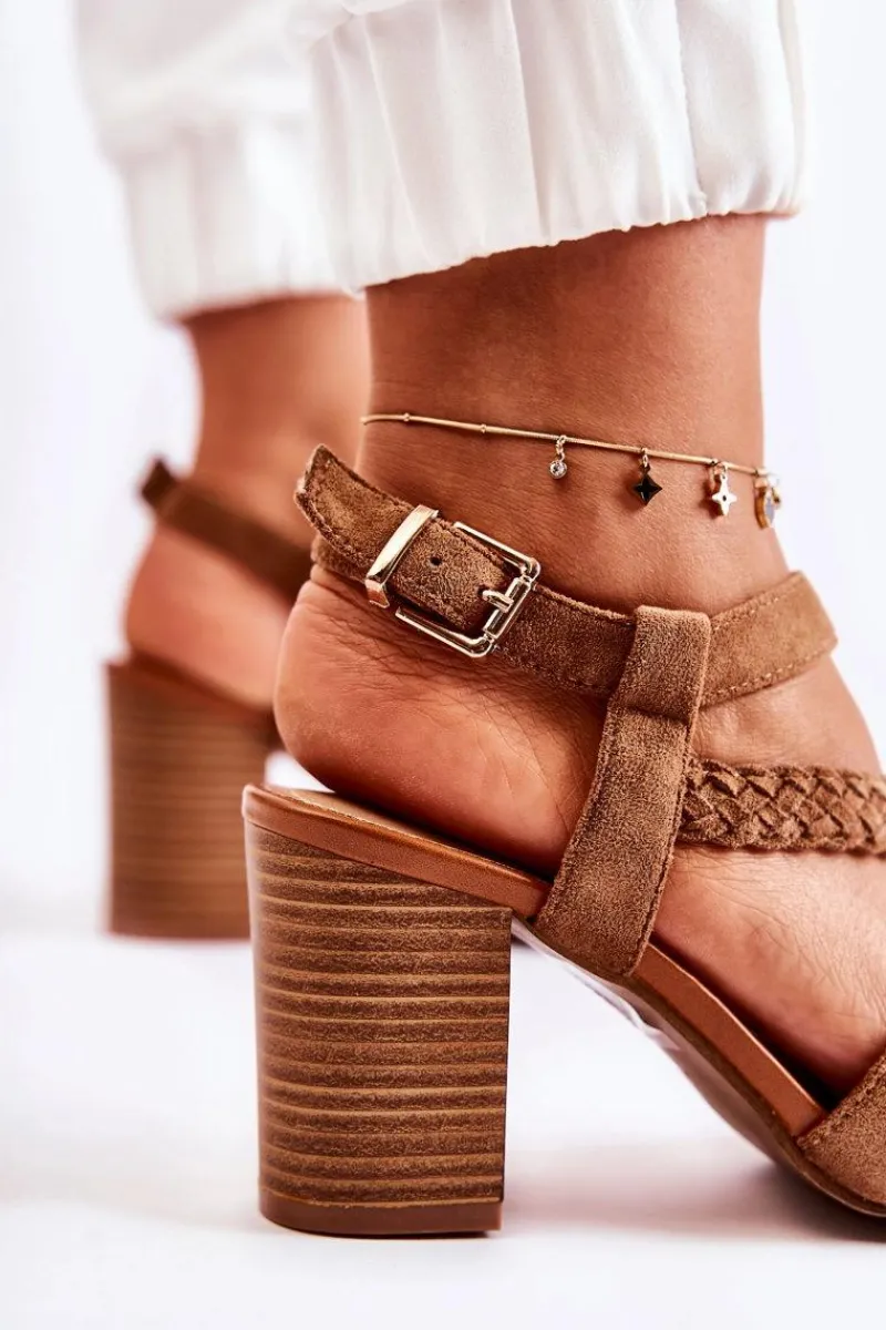 Sandały Na Obcasie>Evento Zamszowe Damskie Sandały Na Słupku Camel Elora