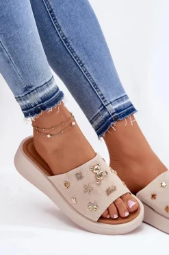 Online Zamszowe Klapki Damskie Z Przypinkami Vinceza 66741 Beżowe Damskie Klapki Na Platformie|Klapki Damskie Klasyczne