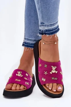 Klapki Na Platformie|Klapki Damskie Klasyczne>Buty damskie Vinceza Zamszowe Klapki Damskie Z Przypinkami Vinceza 66741 Fuksja Różowy