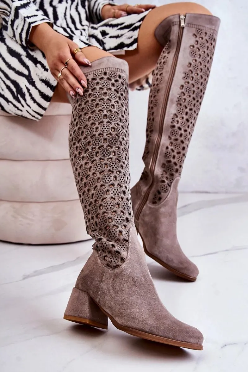 Online Boto Zamszowe Kozaki Z Ażurowym Wzorem Ciemnobeżowe Hekilea