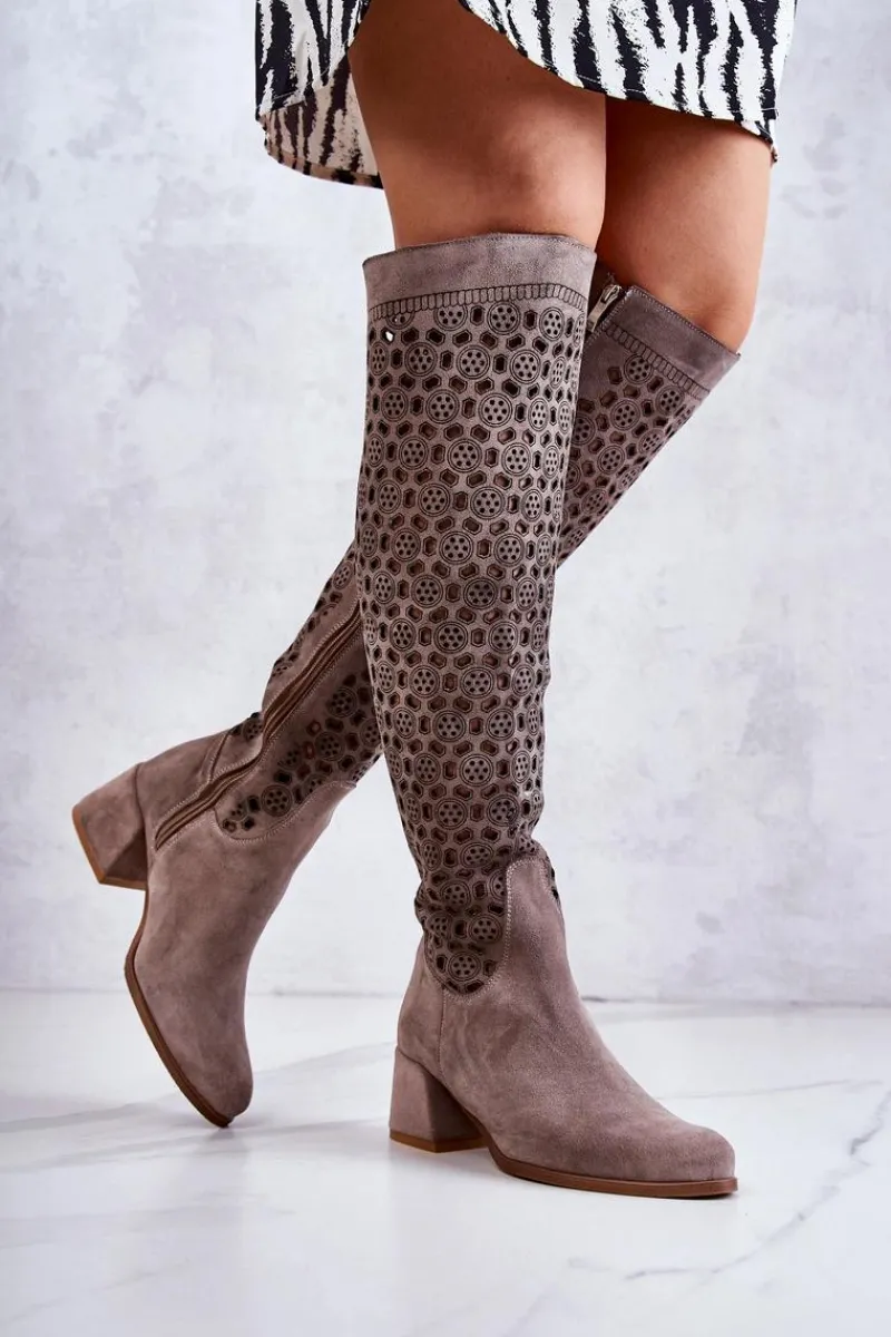 Online Boto Zamszowe Kozaki Z Ażurowym Wzorem Ciemnobeżowe Hekilea