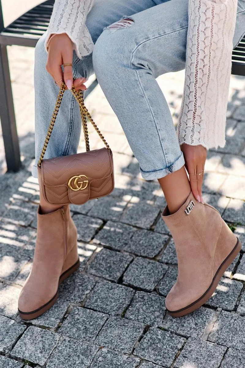 Online Boto Zamszowe Ocieplane Botki Na Koturnie Z Ozdobą Beżowe Vere Beżowy