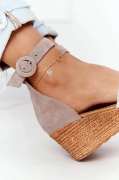 Online Maciejka Zamszowe Sandały Na Koturnie 04565-04 Beżowo-Złote