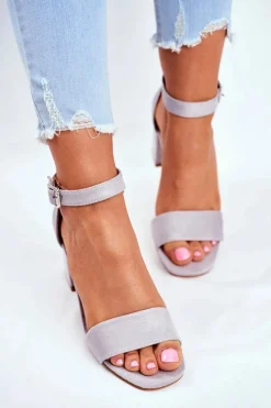 Sandały Na Obcasie></noscript>Buty damskie Vinceza Zamszowe Sandały Na Słupku Vinceza 20-17058 Szare