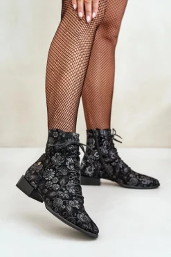 Discount Zamszowe Wzorzyste Botki Na Płaskim Obcasie 06391-01 Czarne Damskie Botki Maciejka|Botki Skórzane