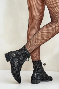 Discount Zamszowe Wzorzyste Botki Na Płaskim Obcasie 06391-01 Czarne Damskie Botki Maciejka|Botki Skórzane